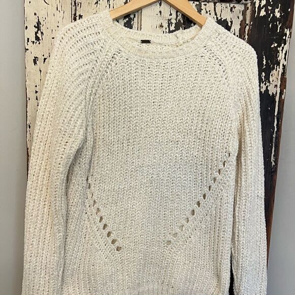 Poof! Sweaters - NWT Poof chenille cable knit sweater. Size XL. Soft cozy. Winter white. Women